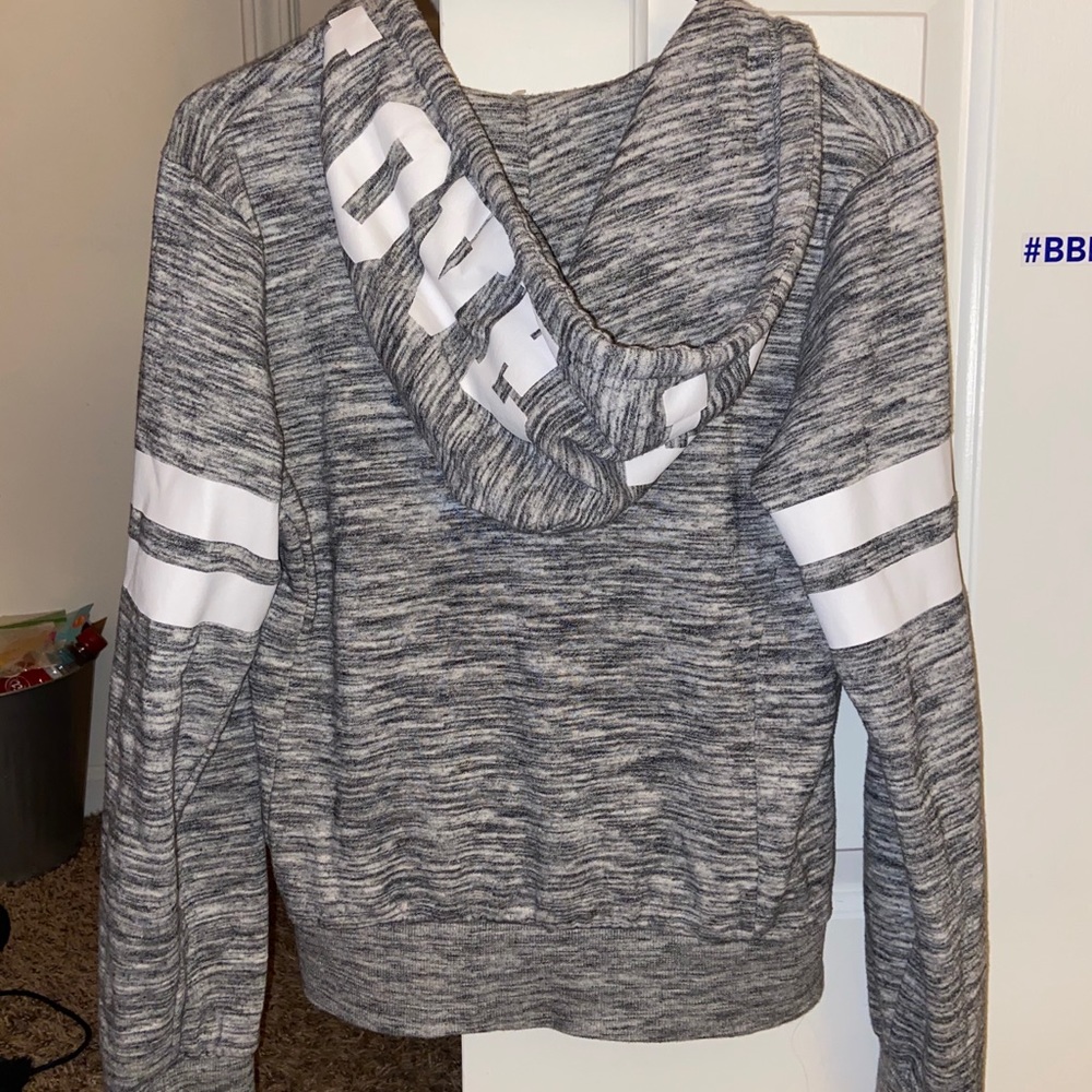 grey jacket - Picture 3 of 5